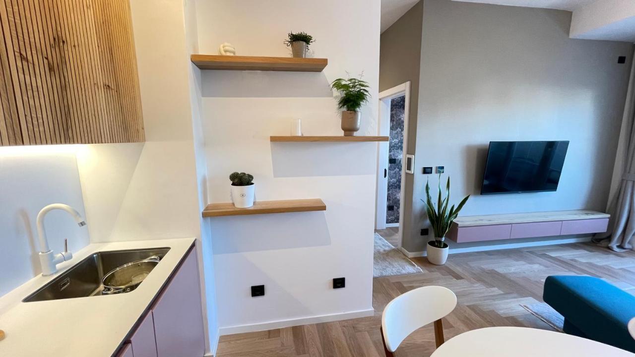 Floral Inn 普里什蒂纳 外观 照片